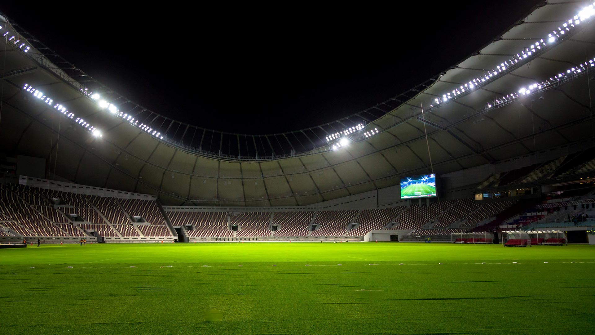 Stadium and sport lighting lens
