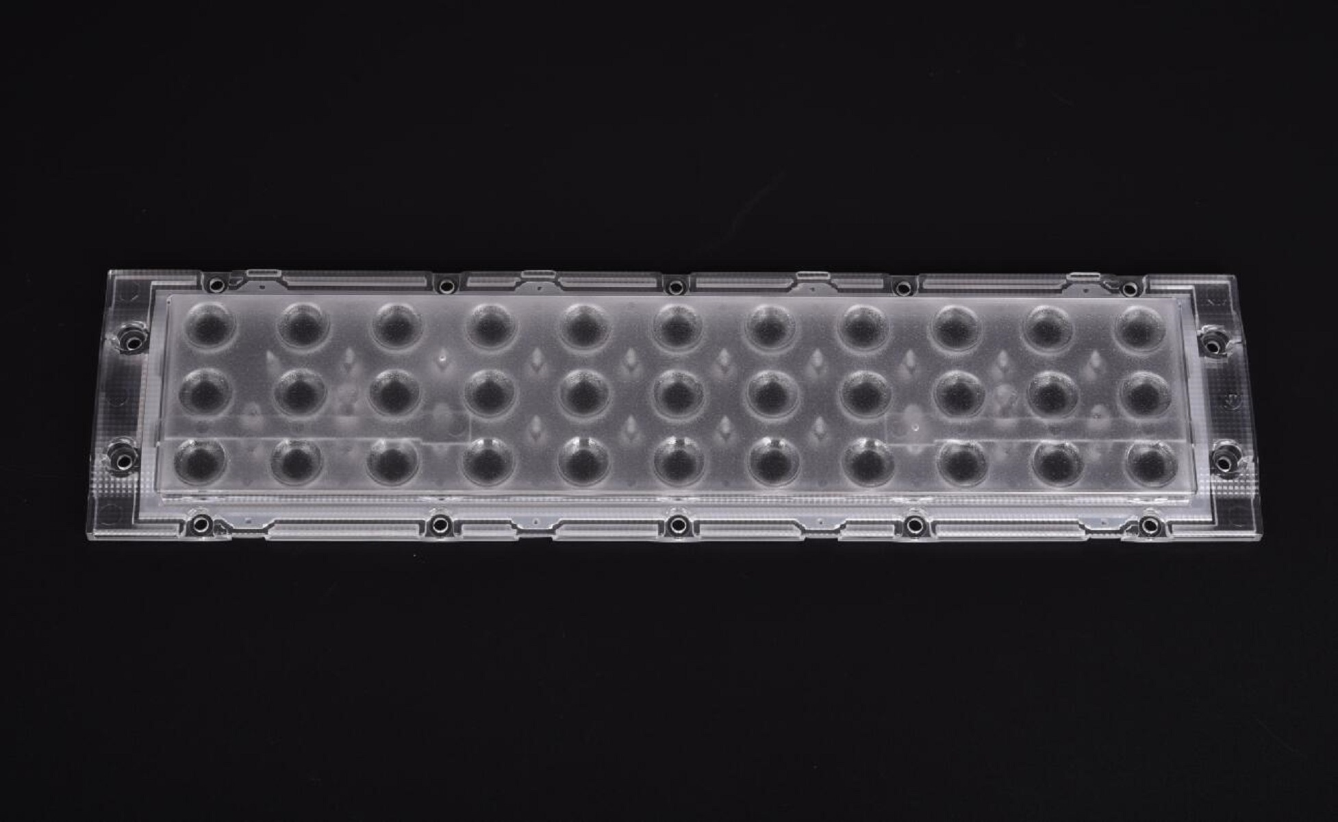 3x11 lens array 60° with IP66 protection and for IK08 test